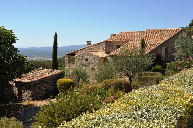 Propriété en pierres du pays - Luberon